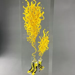 Double tube jaune, verre acrylique et tubes de peintures, 40x12x8cm, Francois Bel (1)