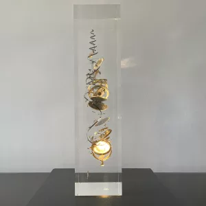 Double O clock 41 de François Bel, verra acrylique et montres gousset décomposées, 41x12x10cm (4)